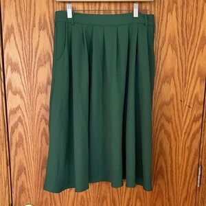 Elegant Green Pleated Skirt